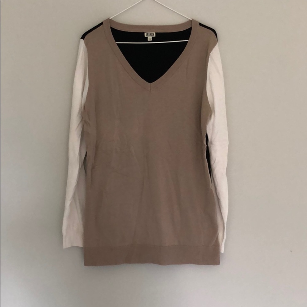 Tan, white, and black color blocked small sweater